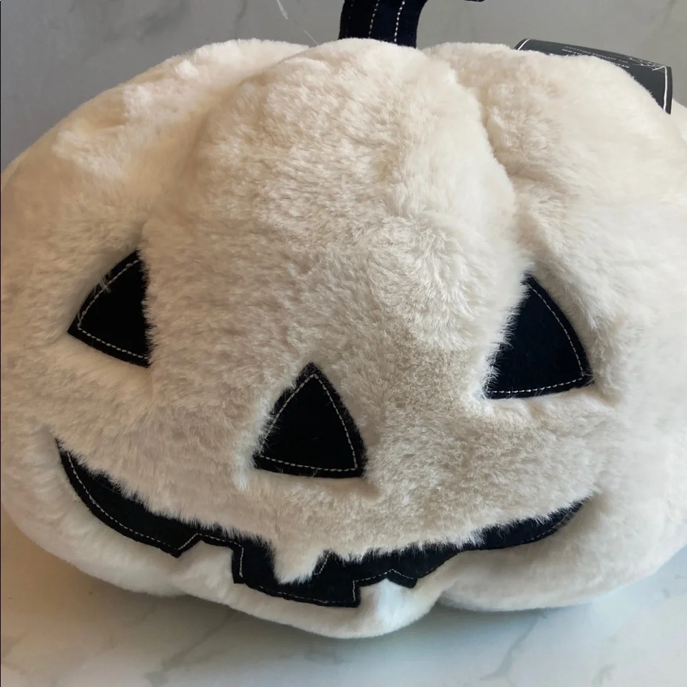 New Martha Stewart White Black Halloween Plush Pumpkin Throw Pillow Home Decor